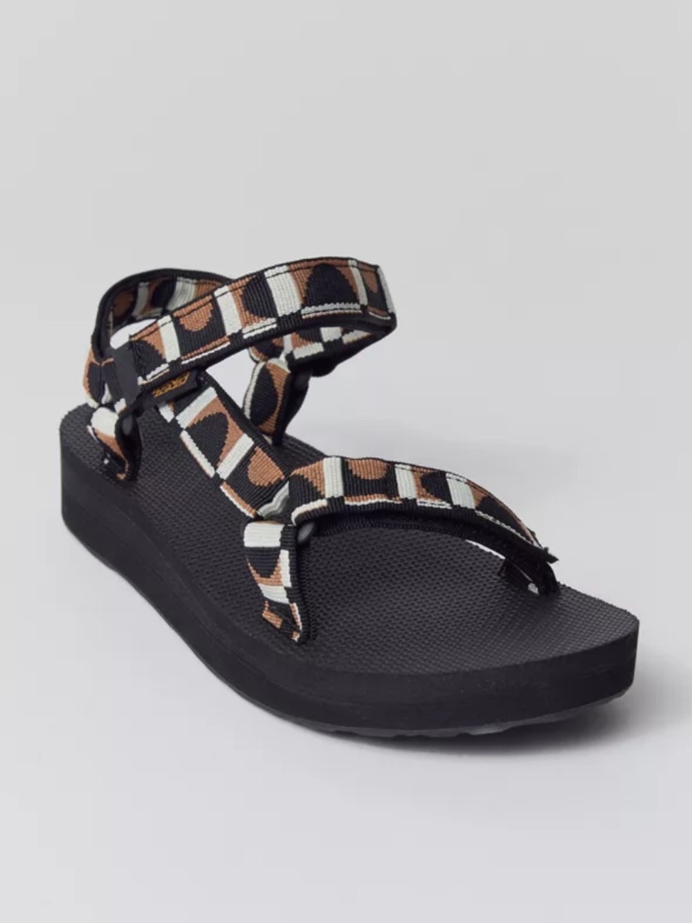 Teva midform tan sandals size 8